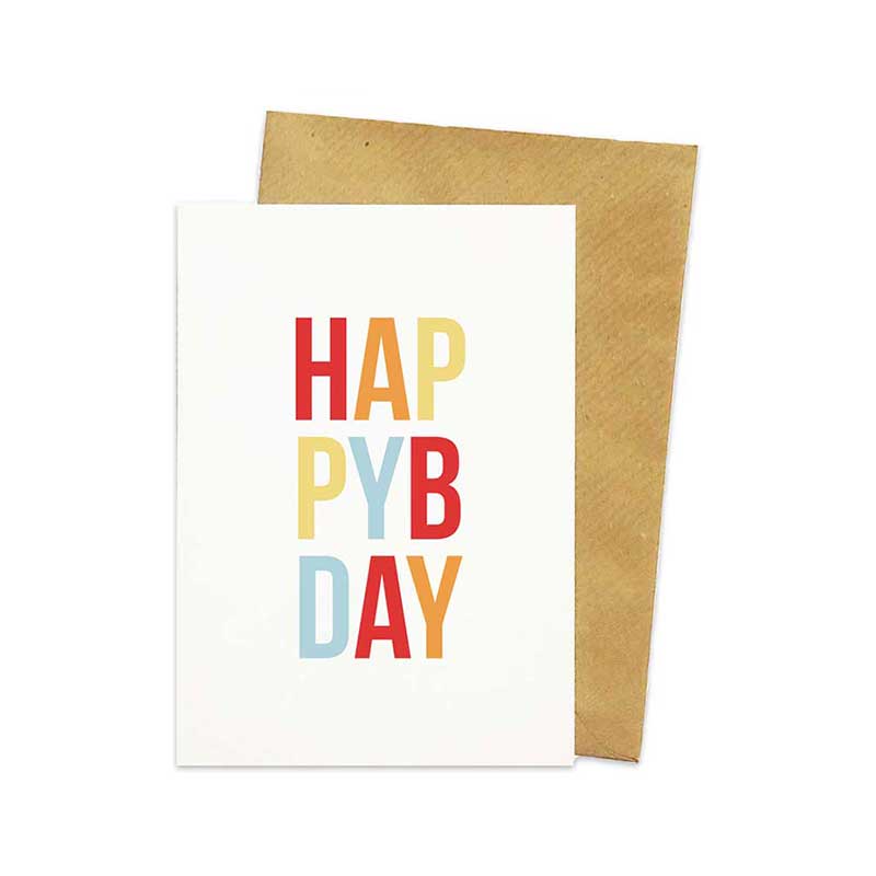 Witte kaart met gekleurde tekst 'happy bday'