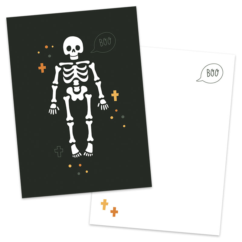 Zwarte postkaart met een wit skelet en witte envelop van het merk Pinkstore